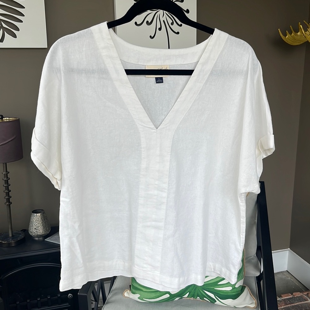 Universal Thread V-neck linen shirt